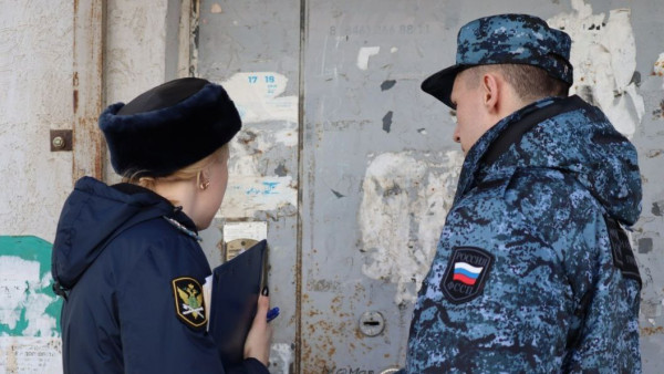 Выпивала и не работала: в Самарской области у матери забрали двухлетнего сына