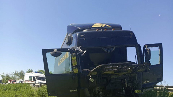 Полиция рассказала, кто насмерть разбился под Самарой в ДТП с фурой Mercedes и Ford Focus