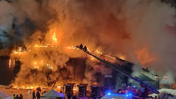 "Небо" рухнуло на землю: всё, что известно о страшном пожаре на набережной в Тольятти