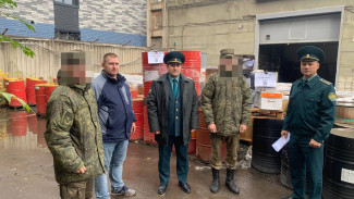 Самарские таможенники передали Министерству обороны РФ шесть тонн моторного масла