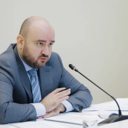 Вячеслав Федорищев рассмотрел обращения граждан на оперативном совещании в правительстве