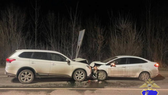 Две иномарки и LADA Granta столкнулись на Красноглинском шоссе в Самаре