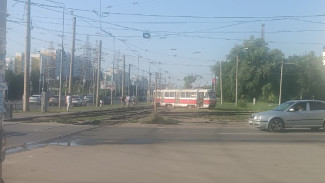 В Самаре на ул. Ново-Садовой из-за поломки вагона встали трамваи 