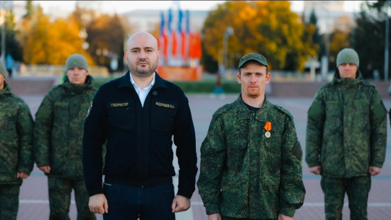В Самаре губернатор передал спецтехнику для участников СВО и бойцов отряда «БАРС – Крылья»