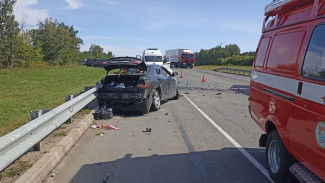 Двое погибли и трое пострадали в жуткой аварии на трассе М5 под Самарой 