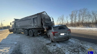 Под Самарой в массовом ДТП с грузовиком пострадала женщина 