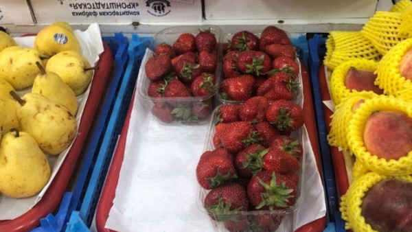 Покупателей в Самаре шокировали цены на клубнику