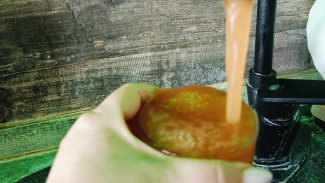 В Самарской области в квартиры пустили воду цвета кваса