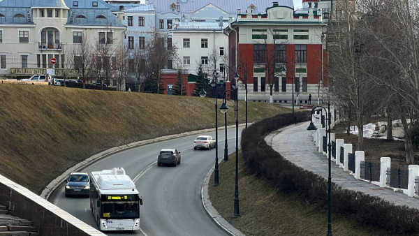 В Самаре запретили стоянку автотранспорта в районе площади Куйбышева