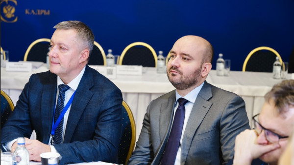 Самарский губернатор принял участие в расширенном заседании комиссии Госсовета РФ по направлению «Кадры» 