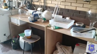 В Самаре задержали семейную пару за производство 3 кг мефедрона