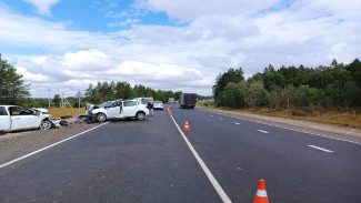 Двое из Renault Logan погибли в ДТП с двумя машинами под Самарой