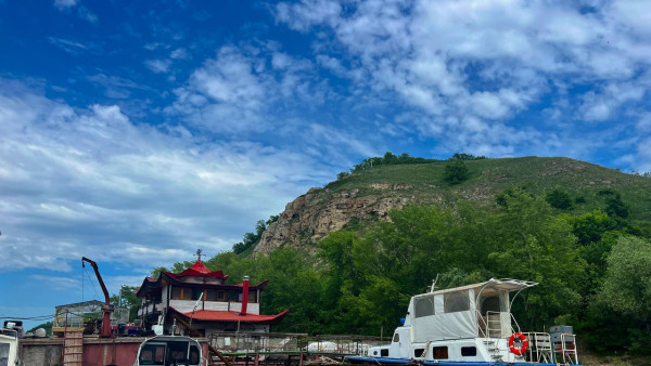 Под Самарой спасли экипаж дрейфующего судна из-за потери управления