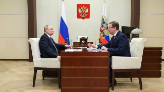 Владимир Путин обсудил с Дмитрием Азаровым нацпроекты и переселение граждан из аварийного жилья