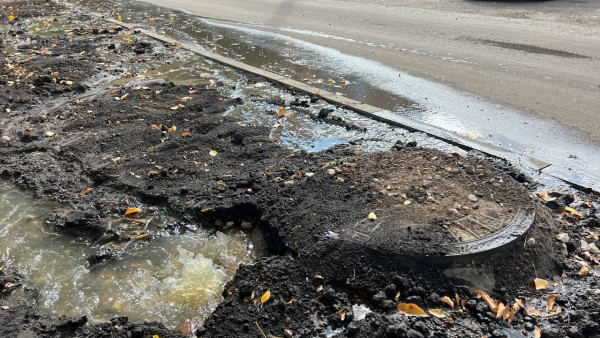 Больше десятка многоквартирных домов в Самаре осталось без холодной воды из-за коммунальной аварии