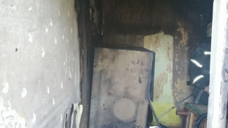 В Самаре при пожаре пострадали 12-летняя девочка и 90-летняя женщина