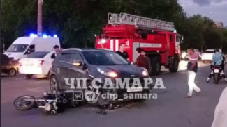 В Самаре в жестком ДТП разбился мотоциклист 