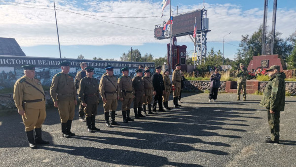 Самарские пограничники почтили память героев в ходе автопробега в Заполярье