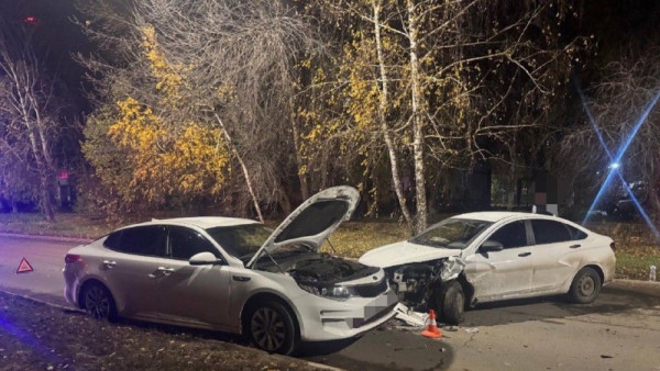 В Самаре 19-летнюю девушку госпитализировали с места ДТП