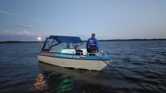 На Волге в Самарской области перевернулась лодка с людьми