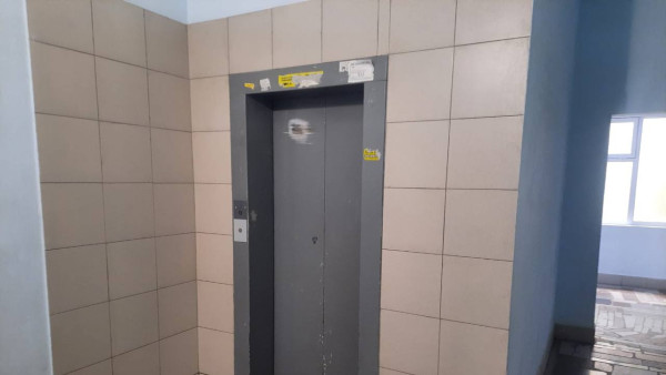 В самарской многоэтажке рухнул лифт с 10-летним мальчиком