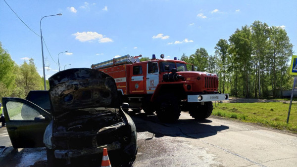 В Самарской области 12 мая на трассе загорелся Renault Duster