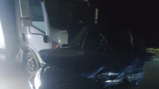 Серьезное ДТП с грузовиком на трассе М-5 под Самарой, есть пострадавший