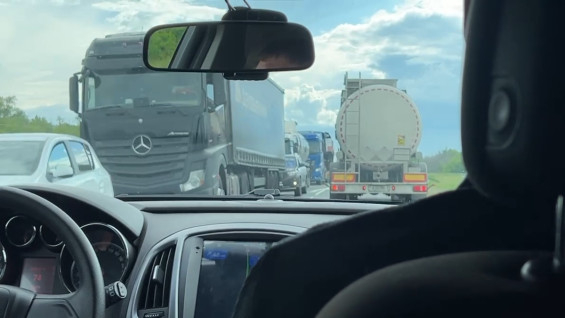 Сотни машин встали в многокилометровой пробке на ГЭС и «Обходе» под Самарой