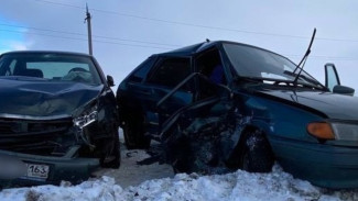 В Самарской области госпитализировали троих участников крупного ДТП