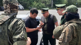 Появились кадры облавы силовиков на мигрантов-уклонистов в Самаре