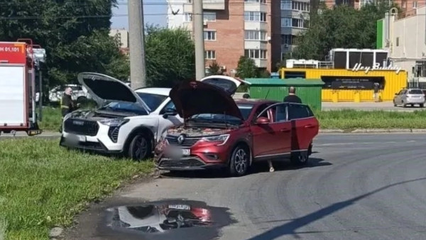 Самарские полицейские рассказали о пострадавших в столкновении Renault Arkana и Haval Jolion