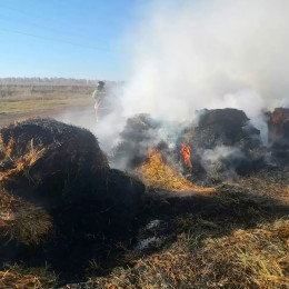 В Самарской области загорелись 3 тонны соломы 27 октября