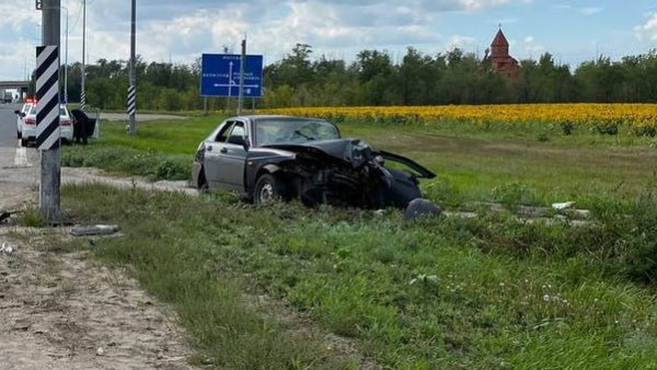 Под Самарой 18 августа в ДТП со столбом пострадал ребенок и двое взрослых