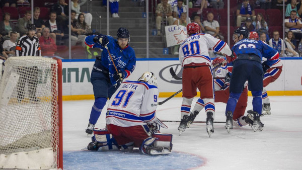 Вячеслав Федорищев в Самаре открыл Кубок губернатора по хоккею