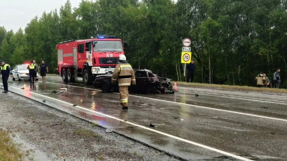 В Кошкинском районе произошло лобовое столкновение двух авто