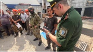 В Самаре ОМОН и военные следователи провели рейд по новым гражданам России