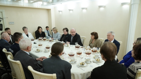 Вячеслав Федорищев встретился с Героями Социалистического Труда, ветеранами и представителями трудовых династий