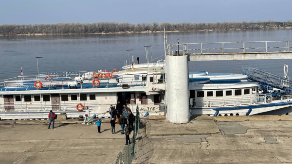 У речного вокзала в Самаре появились ограждения