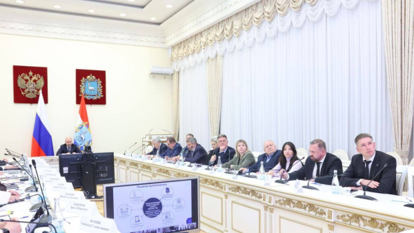 Подготовка к «Последнему звонку», ГИА и благоустройство парков – главные темы оперативного совещания в Правительстве