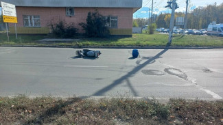 В Самарской области водитель скутера очутился в больнице после рокового столкновения 