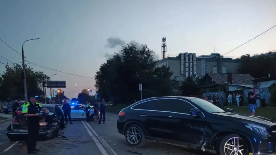 Груда искореженного металла: появилось видео массовой аварии на ул. Промышленности в Самаре