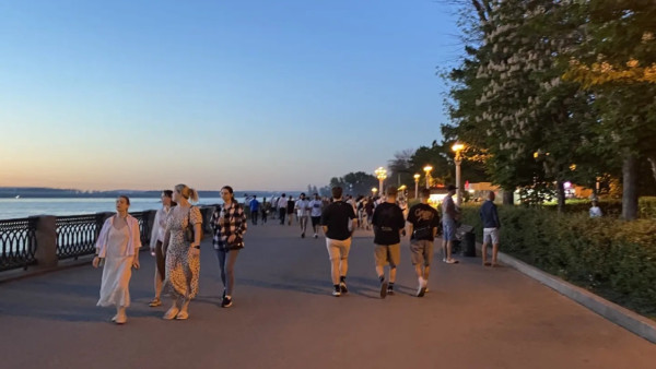 Полмиллиона рублей потратят на вывоз мусора из урн на набережной в Самаре 