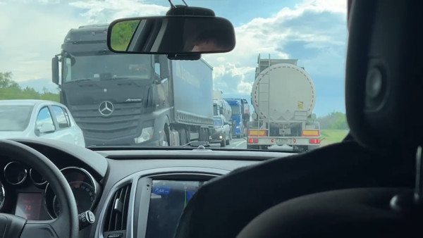 Дорожный коллапс на трассе М-5: под Самарой из-за ремонта выросла гигантская пробка