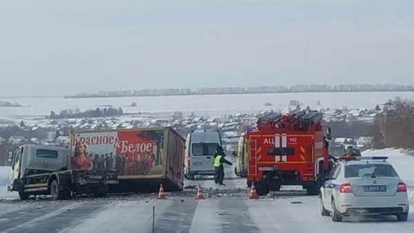 «Вся дверь в крови»: под Самарой два человека погибли на глазах у ребенка в ДТП 