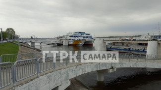 В Самаре причальная стенка речного вокзала ушла под воду