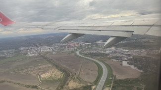 В самарском аэропорту "Курумоч" самолет не смог штатно взлететь и вернулся