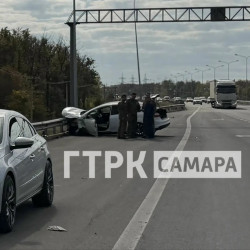 Появились кадры разбившегося на выезде из Самары Ford