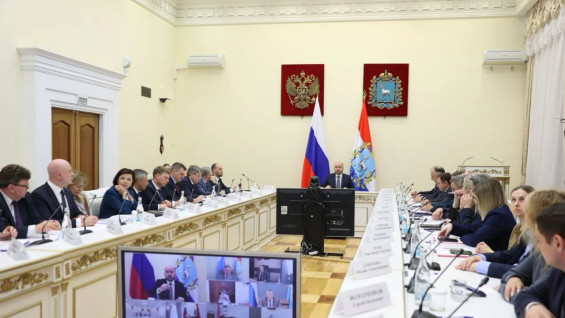 Вячеслав Федорищев рассмотрел обращения граждан на оперативном совещании в правительстве