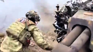 Чёрные гусары оригинально поздравили самарских женщин с передовой