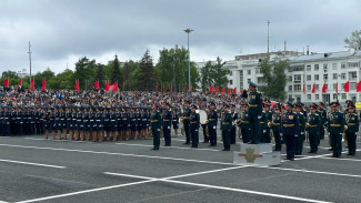 В Самаре на парад Победы пришло 23 тыс зрителей 